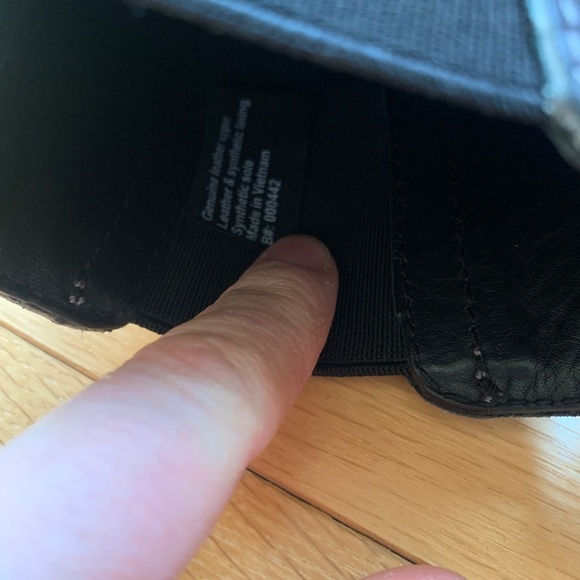 Blundstone Classic Chelsea Boots – Black Leather (Women’s 4.5) - Picture 6 of 7